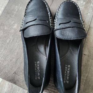 Women's composite toe loafer